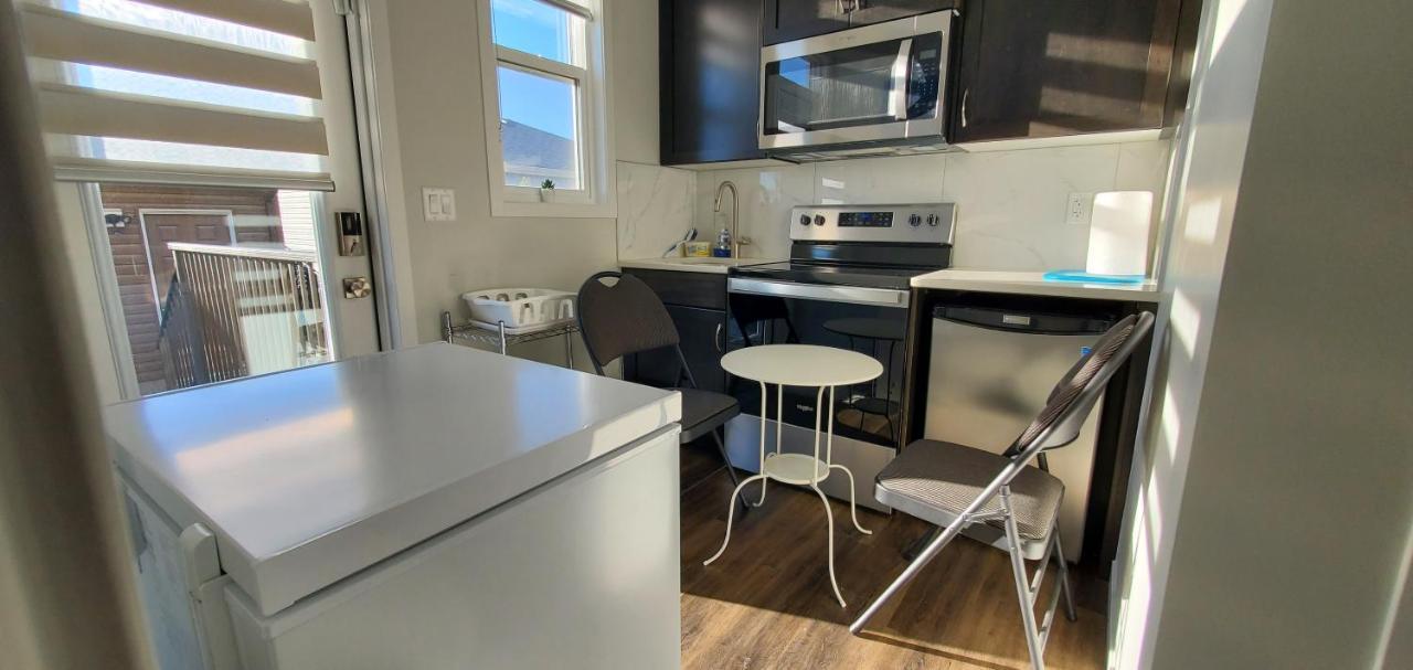 Delightful 1-Bedroom Private Suite In A New Home Calgary Zewnętrze zdjęcie