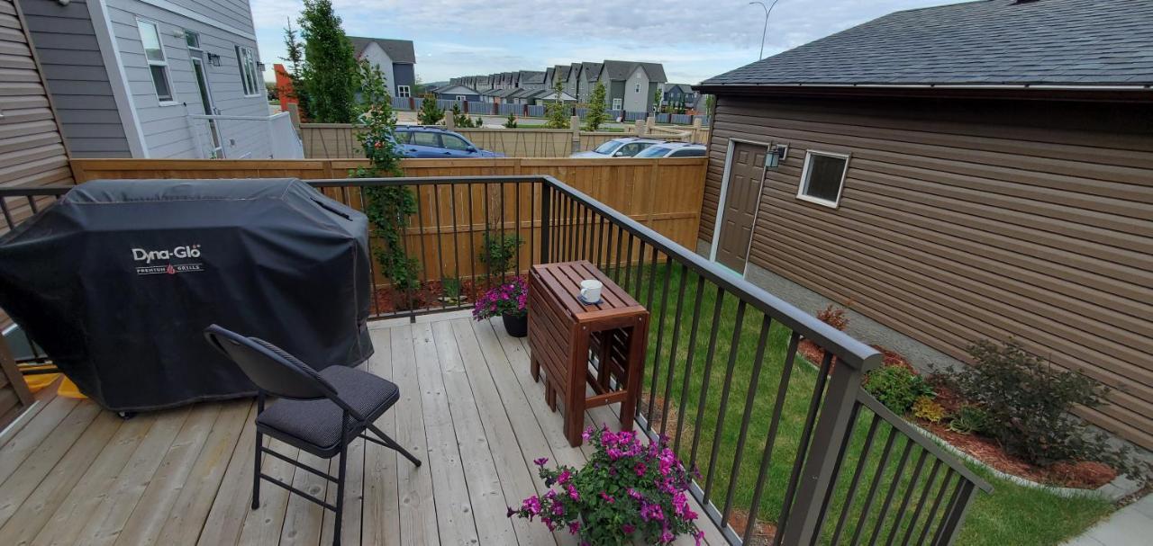 Delightful 1-Bedroom Private Suite In A New Home Calgary Zewnętrze zdjęcie
